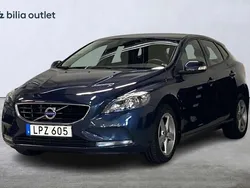 Blå Begagnad 2014 Volvo V40 Kinetic Kombi | 154 900 kr (Marknadspris)