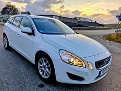 Vit Begagnad 2013 Volvo V60 Kombi | 64 900 kr
