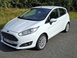 Vit Begagnad 2014 Ford Fiesta Titanium Halvkombi | 75 000 kr (Bra pris)
