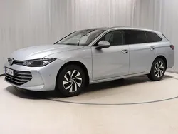 Silver (oyster silver metallic) Begagnad 2025 VW Passat Business Kombi | 369 900 kr (Marknadspris)