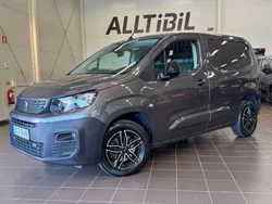 Grå Begagnad 2022 Peugeot Partner Minibuss | 221 900 kr (Lite dyr)