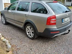 Brun Begagnad 2008 Skoda Octavia Scout Kombi | 30 000 kr (Bra pris)
