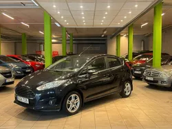 Svart Begagnad 2015 Ford Fiesta Titanium Halvkombi | 49 900 kr (Marknadspris)