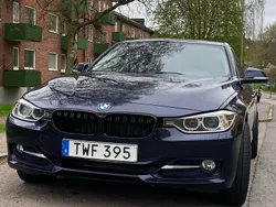 Blå Begagnad 2015 BMW 318 Performance Sedan | 139 900 kr (Marknadspris)