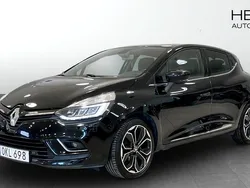 Svart (black) Begagnad 2017 Renault Clio IV Intens Halvkombi | 129 900 kr (Marknadspris)