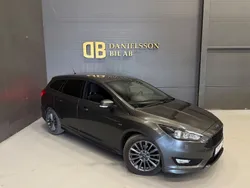 Grå Begagnad 2017 Ford Focus ST-Line Kombi | 99 800 kr (Marknadspris)