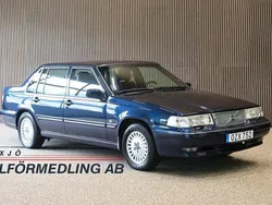 Mörkblå Begagnad 1997 Volvo S90 Sedan | 129 000 kr