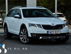 Vit Begagnad 2017 Skoda Octavia Scout Kombi | 229 900 kr (Marknadspris)