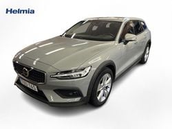 Grå Begagnad 2024 Volvo V60 CC Core Kombi | 429 000 kr (Marknadspris)