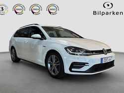 Vit Begagnad 2018 VW Golf VII R-line Kombi | 179 990 kr (Marknadspris)
