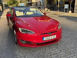 Röd Begagnad 2018 Tesla Model S Sedan | 298 000 kr (Marknadspris)
