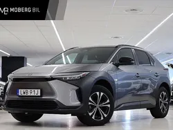 Silver Begagnad 2023 Toyota bZ4X Style SUV | 359 900 kr