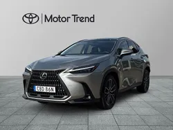 Ljusgrå (grå) Begagnad 2023 Lexus NX350h Luxury Line SUV | 509 900 kr (Marknadspris)
