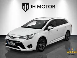 Vit Begagnad 2017 Toyota Avensis Kombi | 169 900 kr (Marknadspris)