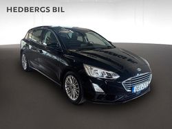 Svart Begagnad 2018 Ford Focus Halvkombi | 199 900 kr (Dyr)