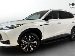 Vit (white) Ny 2024 MG HS Luxury SUV | 439 990 kr (Marknadspris)