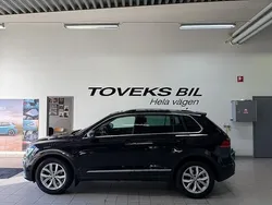Svart (deep black pearl) Begagnad 2018 VW Tiguan Comfortline SUV | 189 900 kr (Marknadspris)