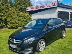 Svart Begagnad 2015 Mercedes B180 Progressive Minibuss | 104 000 kr (Marknadspris)