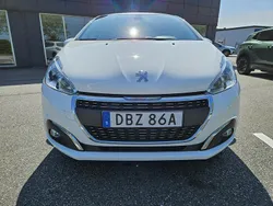 Vit Begagnad 2019 Peugeot 208 Halvkombi | 94 500 kr (Superpris)