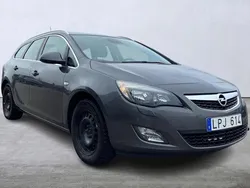 Grå Begagnad 2011 Opel Astra Enjoy Kombi | 29 900 kr (Marknadspris)