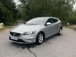 Silver Begagnad 2015 Volvo V40 R-Design Kombi | 120 000 kr (Marknadspris)