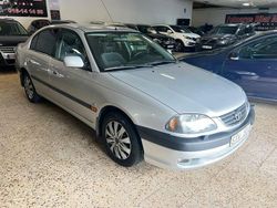Silver Begagnad 2000 Toyota Avensis Sedan | 25 900 kr (Marknadspris)