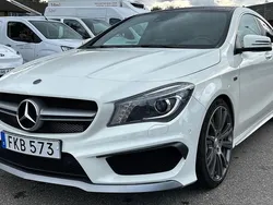 Vit Begagnad 2014 Mercedes CLA45 AMG AMG Sportkupé | 309 900 kr (Marknadspris)