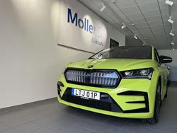 Ljusgrön (mambagreen) Begagnad 2023 Skoda Enyaq iV RS SUV | 514 900 kr