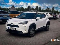 Vit Begagnad 2024 Toyota Yaris Cross Active SUV | 319 000 kr (Marknadspris)