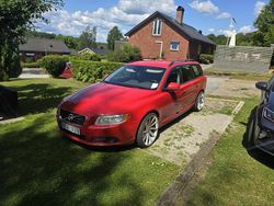 Röd Begagnad 2013 Volvo V70 Kombi | 80 000 kr (Marknadspris)