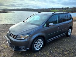 Mörkgrå Begagnad 2011 VW Touran Minibuss | 69 900 kr (Marknadspris)