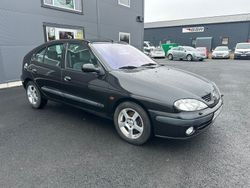 Svart Begagnad 2003 Renault Mégane II Authentique Halvkombi | 22 500 kr (Bra pris)