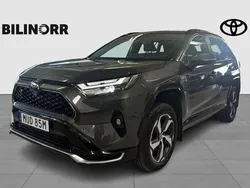 Mörkgrå (grå) Begagnad 2023 Toyota RAV4 Hybrid SUV | 489 900 kr (Marknadspris)