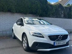 Vit Begagnad 2019 Volvo V40 CC Kombi | 129 500 kr (Marknadspris)