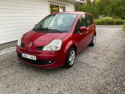 Röd Begagnad 2009 Renault Modus Minibuss | 49 000 kr