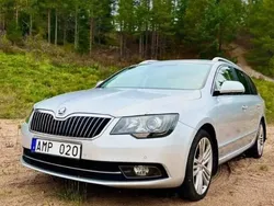 Silver Begagnad 2014 Skoda Superb Elegance Kombi | 109 500 kr (Lite dyr)
