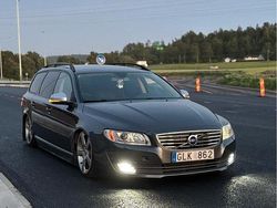 Grå Begagnad 2008 Volvo V70 Momentum Kombi | 52 000 kr (Dyr)