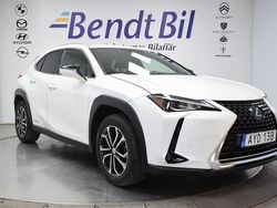 Vit Begagnad 2019 Lexus UX 250h SUV | 229 500 kr (Marknadspris)