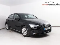 Svart Begagnad 2021 Audi A3 Sportback Comfort Halvkombi | 204 900 kr (Marknadspris)