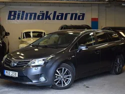 Mörkgrå (grå) Begagnad 2012 Toyota Avensis Business Edition Kombi | 89 000 kr (Marknadspris)