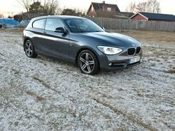 Grå Begagnad 2012 BMW 116 Sport Line Halvkombi | 117 900 kr (Dyr)