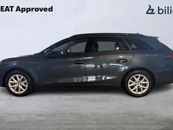 Grå Begagnad 2024 Seat Leon Kombi | 239 900 kr (Marknadspris)