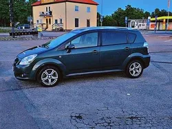 Grön Begagnad 2008 Toyota Corolla Verso Minibuss | 47 000 kr (Marknadspris)
