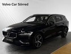 Svart Begagnad 2022 Volvo V60 Core Kombi | 389 900 kr (Marknadspris)