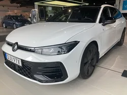 Mörkgrå (grå) Ny 2024 VW Passat R-line Kombi | 599 900 kr (Marknadspris)