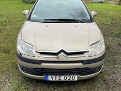 Begagnad 2006 Citroën C4 Halvkombi | 11 000 kr