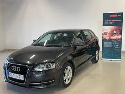 Grå Begagnad 2013 Audi A3 Sportback Attraction Halvkombi | 62 800 kr (Marknadspris)