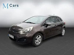 Brun Begagnad 2012 Kia Rio Halvkombi | 64 900 kr (Marknadspris)