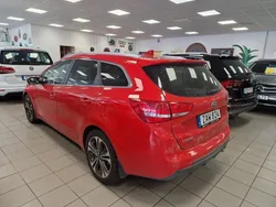Röd Begagnad 2017 Kia Ceed Sportswagon GT-Line Kombi | 149 500 kr (Marknadspris)