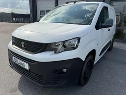 Vit Begagnad 2019 Peugeot Partner Minibuss | 98 900 kr (Superpris)